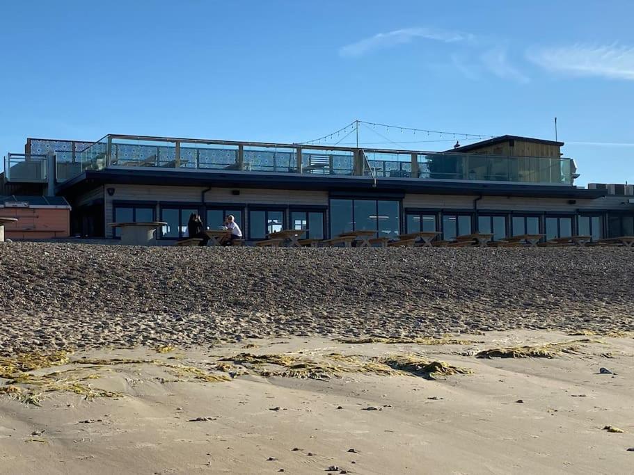 Home By The Sea In Rustington Exterior photo